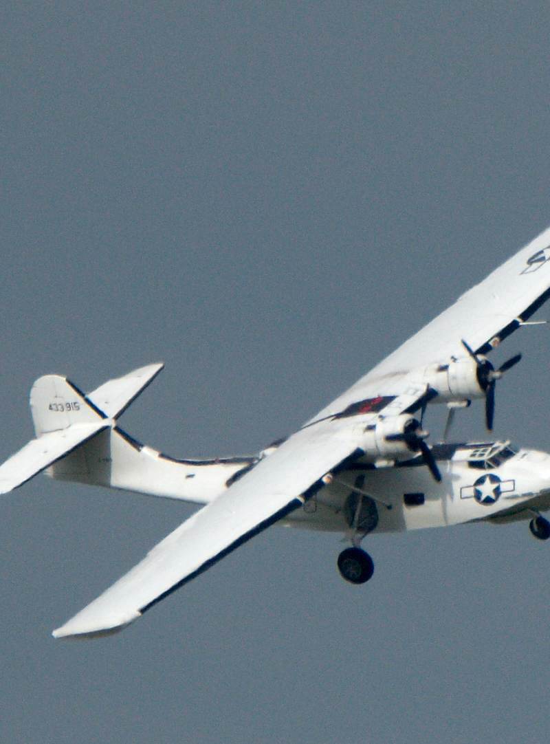  - Twin-engine aircraft