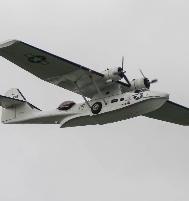  - Twin-engine aircraft