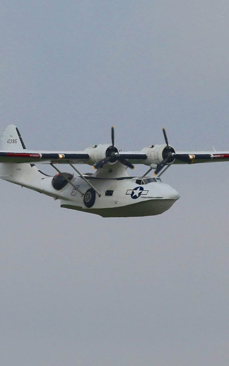  - Twin-engine aircraft