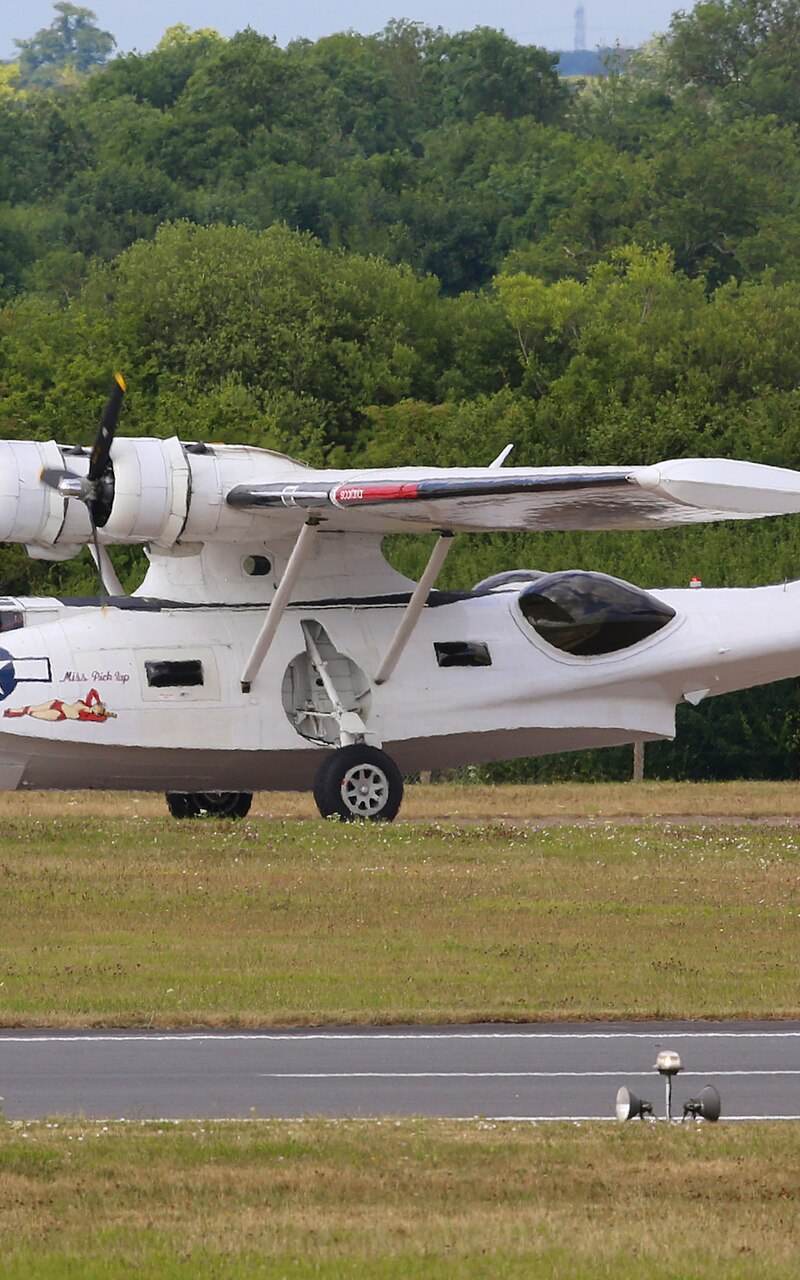  - Twin-engine aircraft