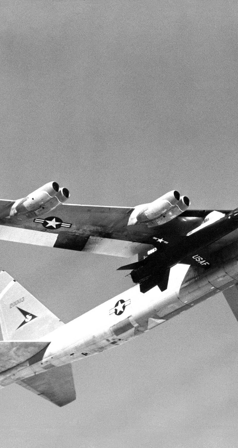  - Twin-engine aircraft