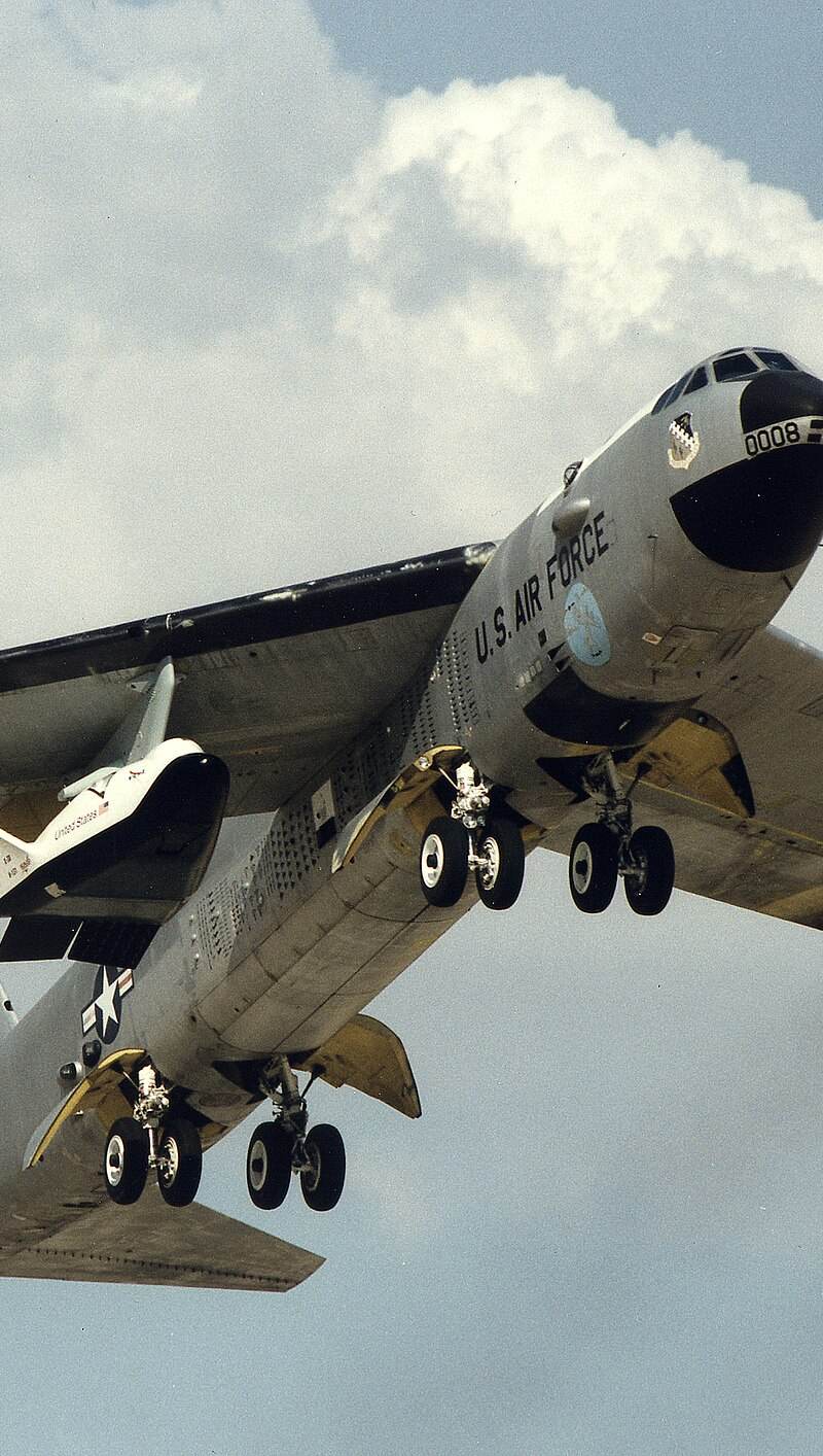  - Twin-engine aircraft