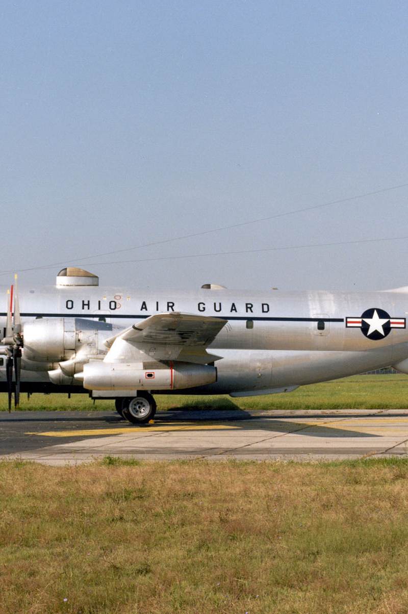  - Twin-engine aircraft