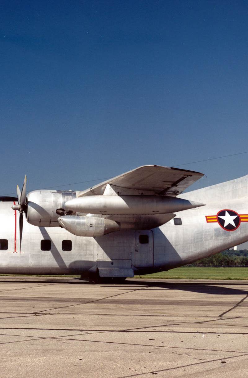  - Twin-engine aircraft
