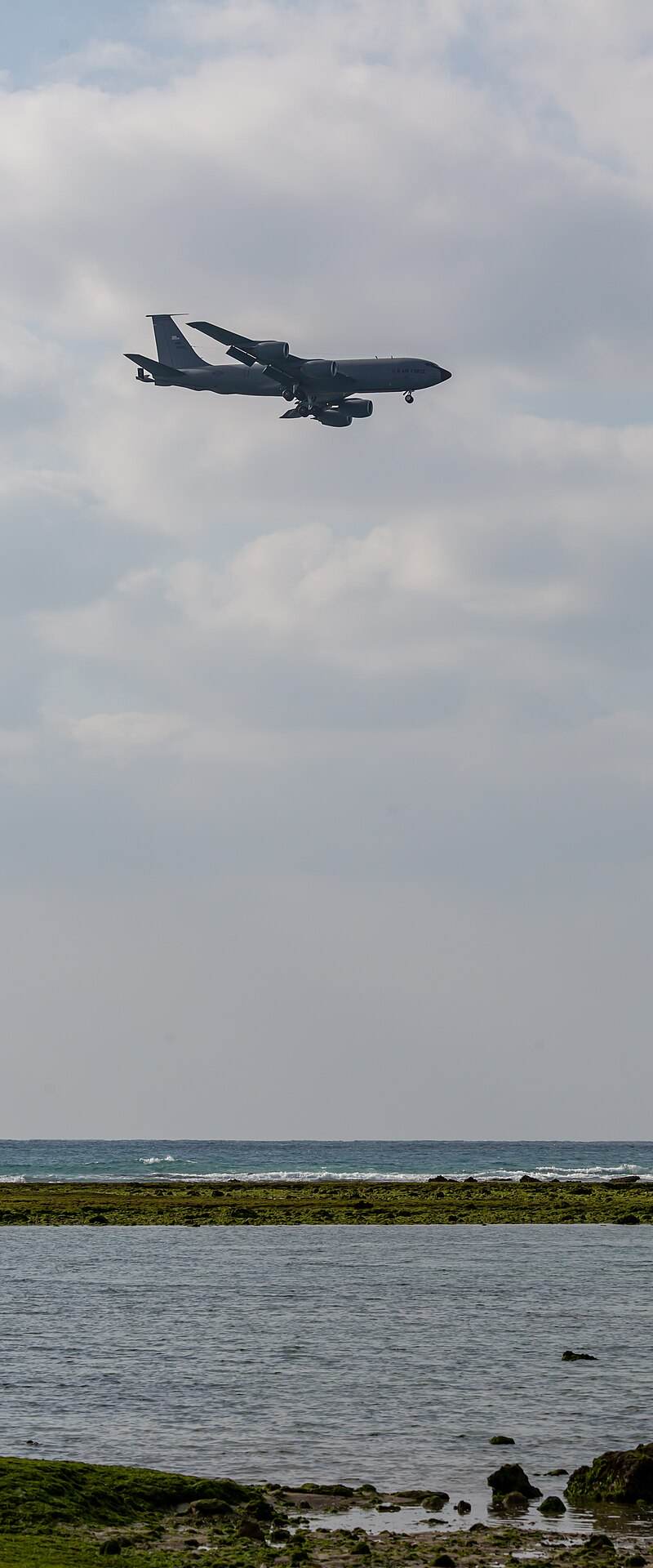  - Twin-engine aircraft