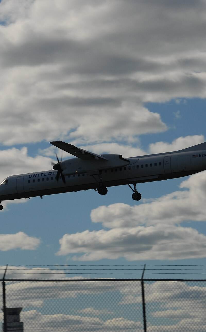 N214WQ - Bombardier