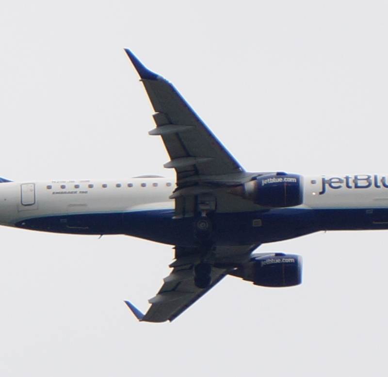 N216JB - Embraer