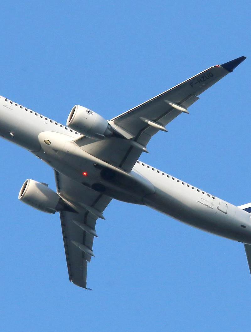 F-HZUQ - Twin-engine aircraft