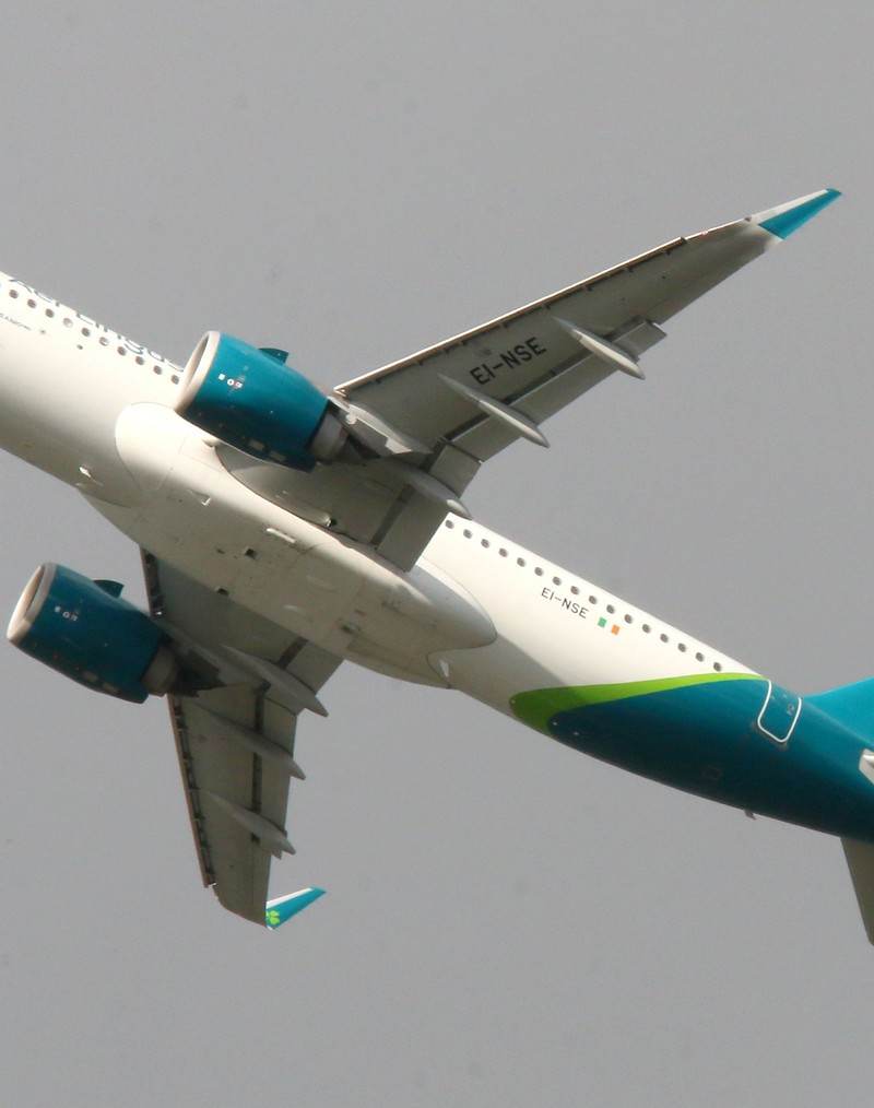 EI-NSE - Twin-engine aircraft
