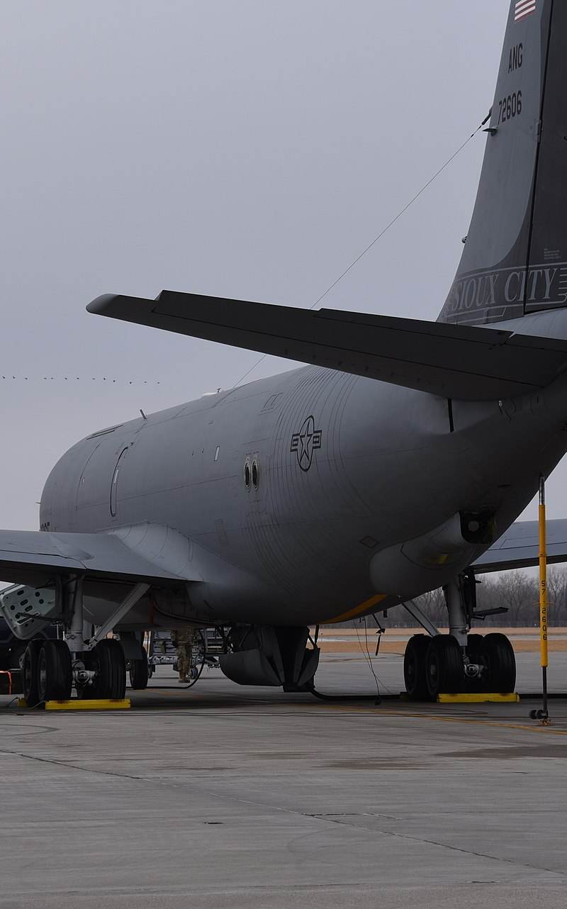  - Twin-engine aircraft