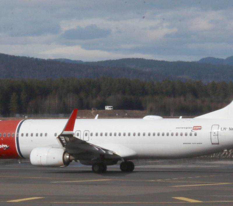 LN-NGZ - Twin-engine aircraft