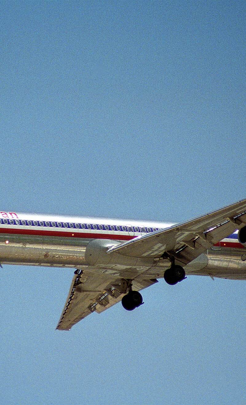 N218AA - Douglas