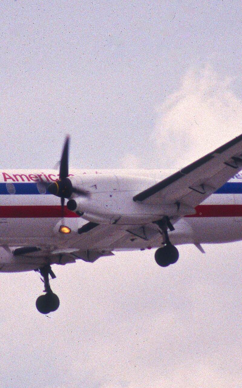 N218AE - Twin-engine aircraft