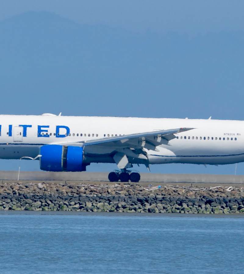 N782UA - Boeing