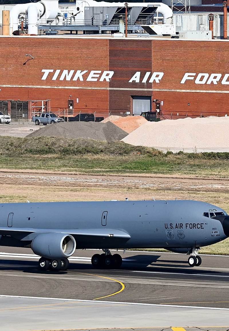  - Twin-engine aircraft