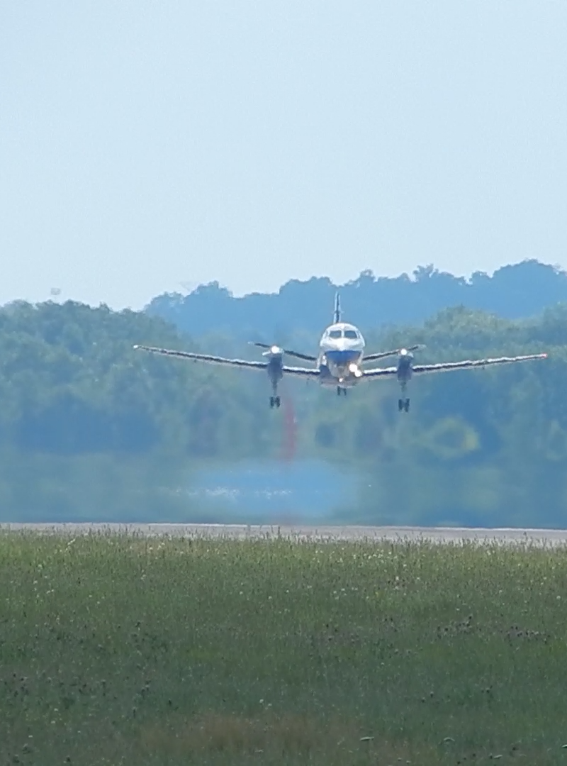 N220MJ - Twin-engine aircraft