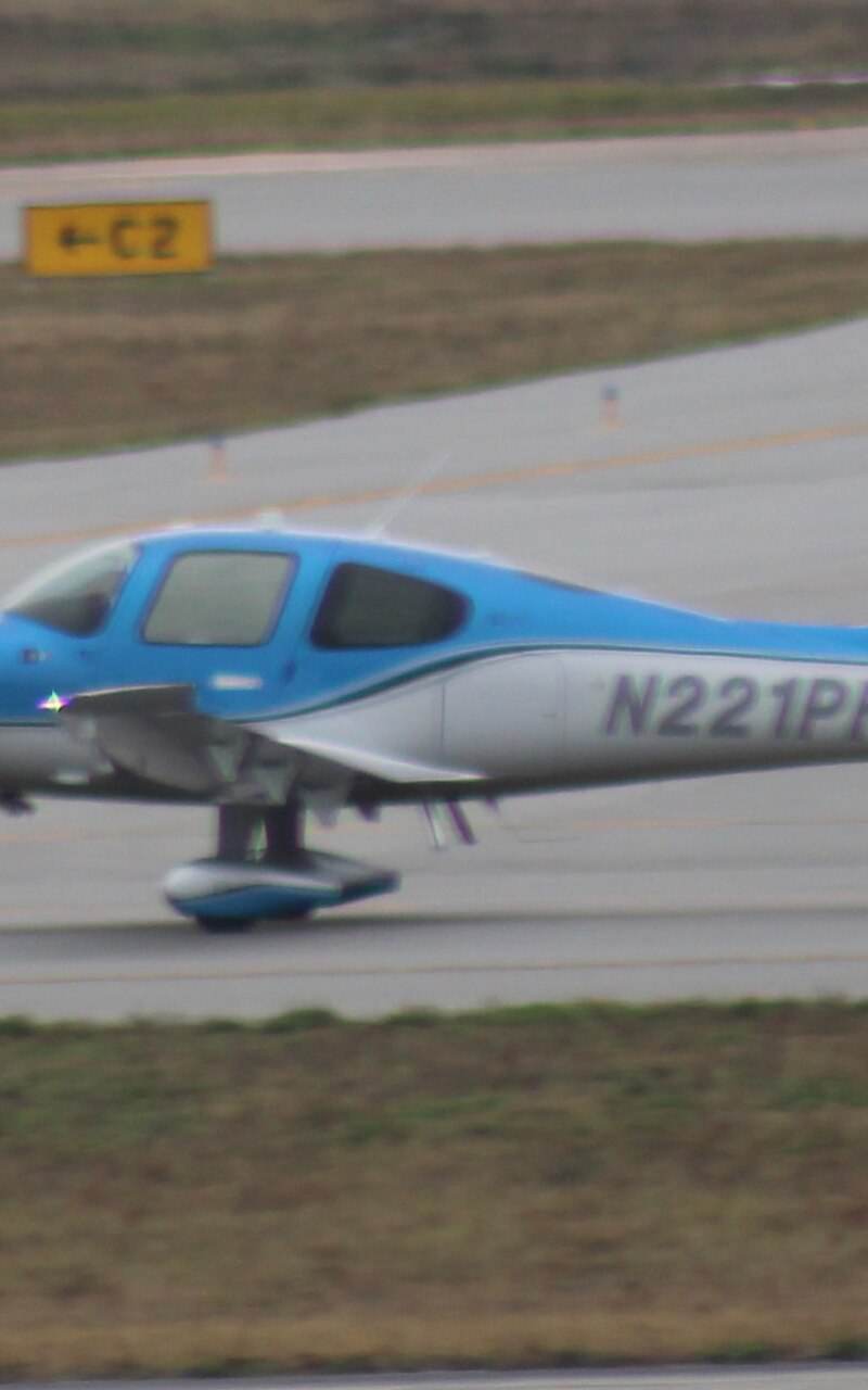 N221PH - Cirrus
