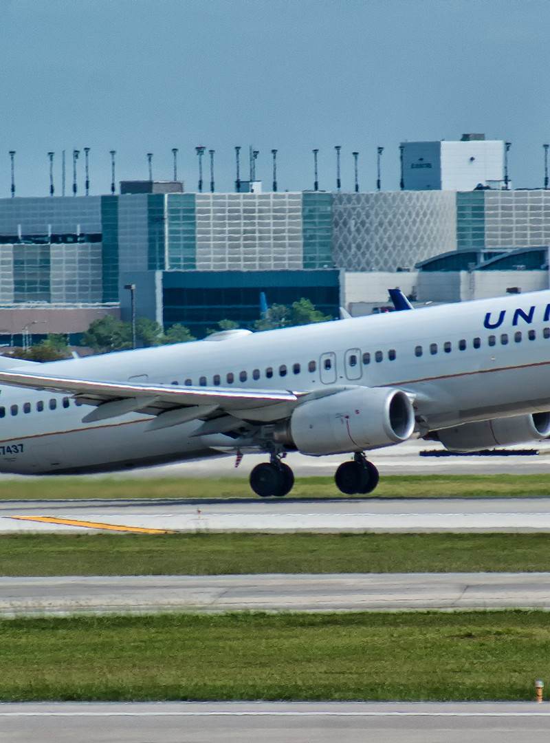 N37437 - Boeing