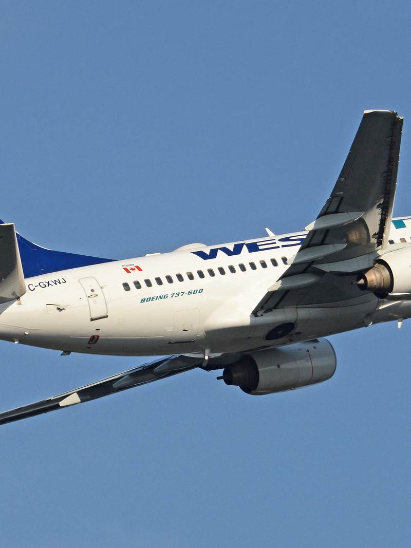 C-GXWJ - Twin-engine aircraft