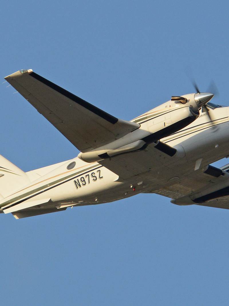 N97SZ - Twin-engine aircraft