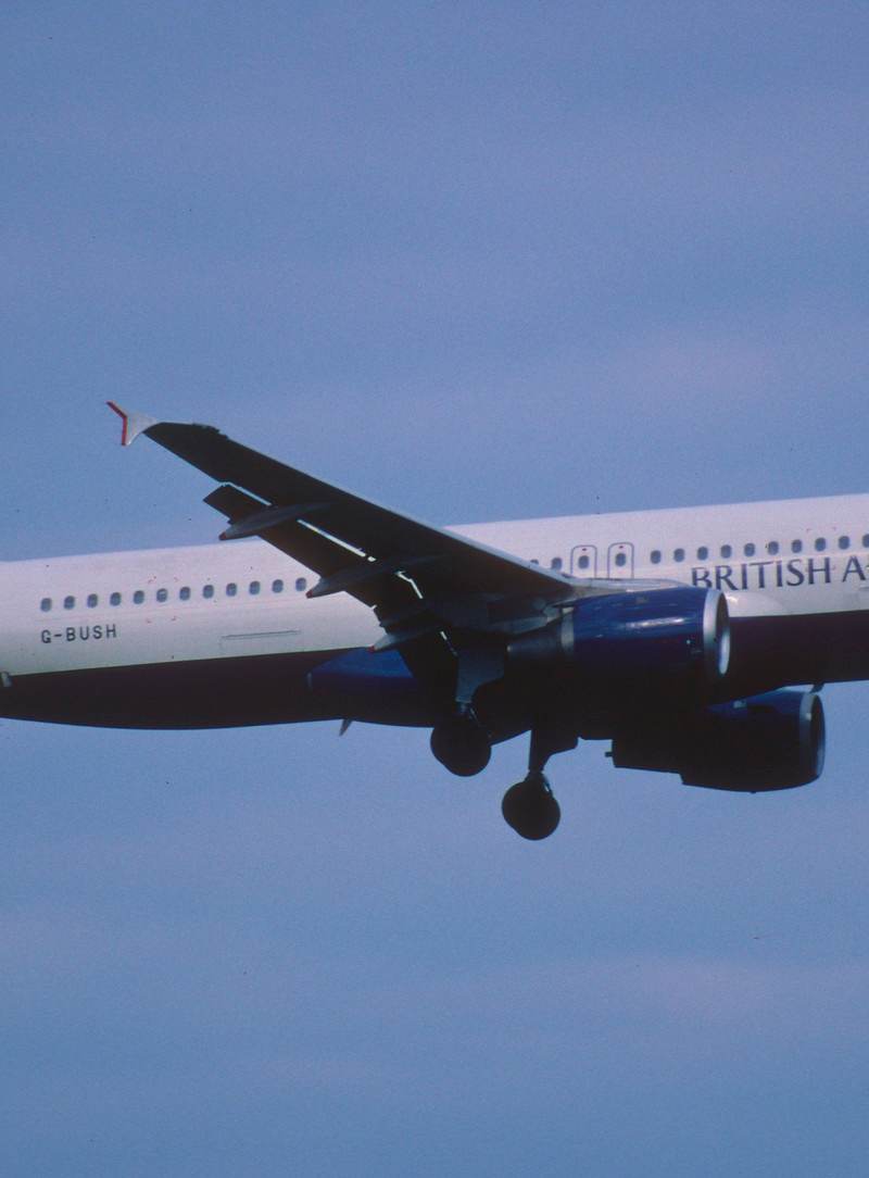 G-BUSH - Twin-engine aircraft