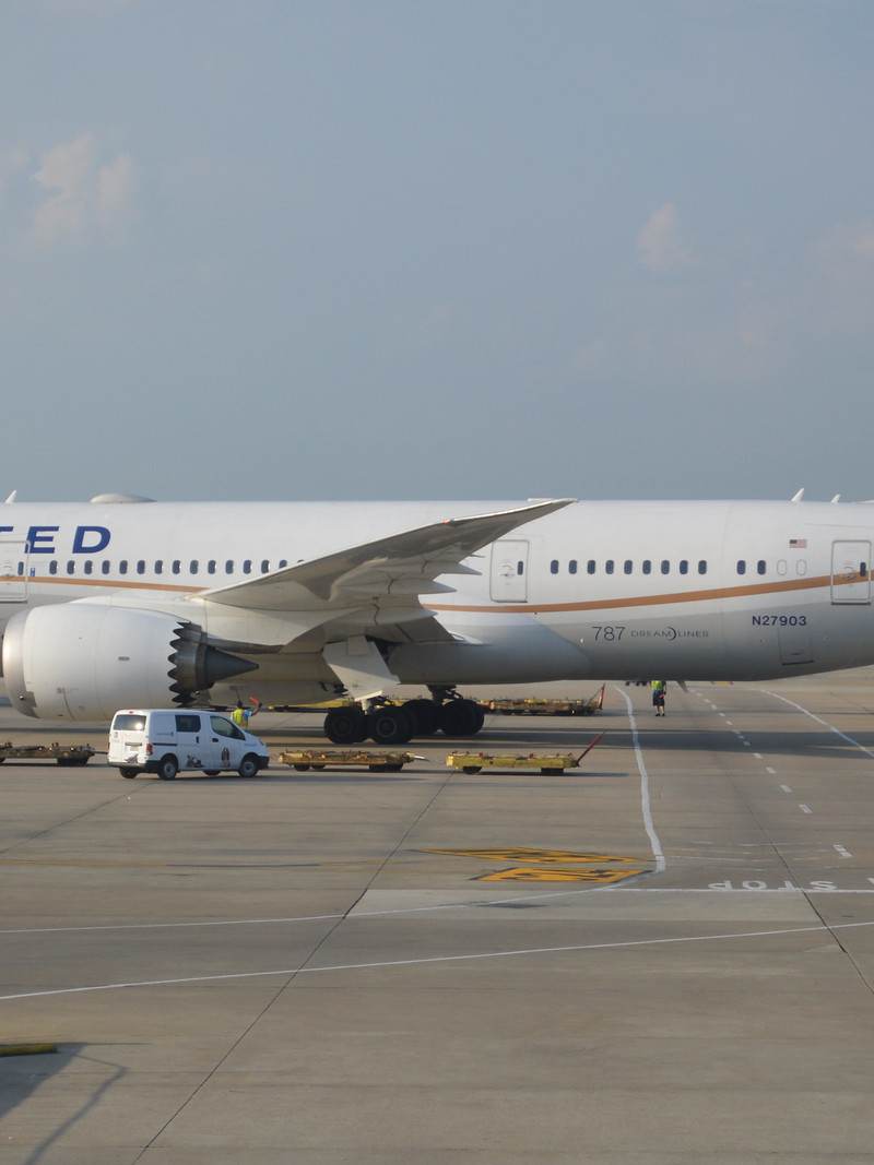 N27903 - Twin-engine aircraft