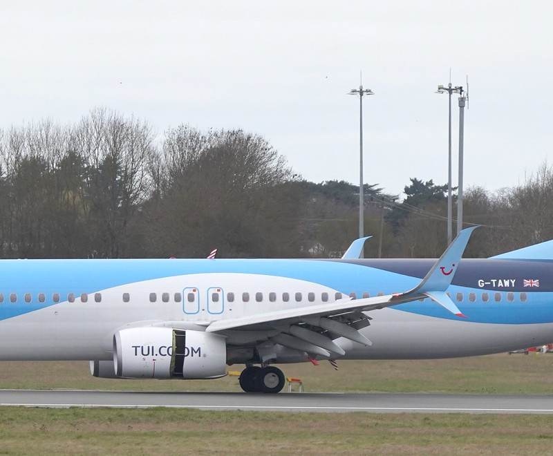 G-TAWY - Twin-engine aircraft