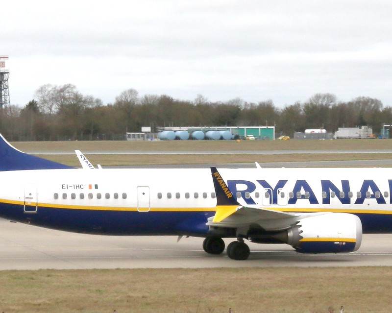 EI-IHC - Twin-engine aircraft