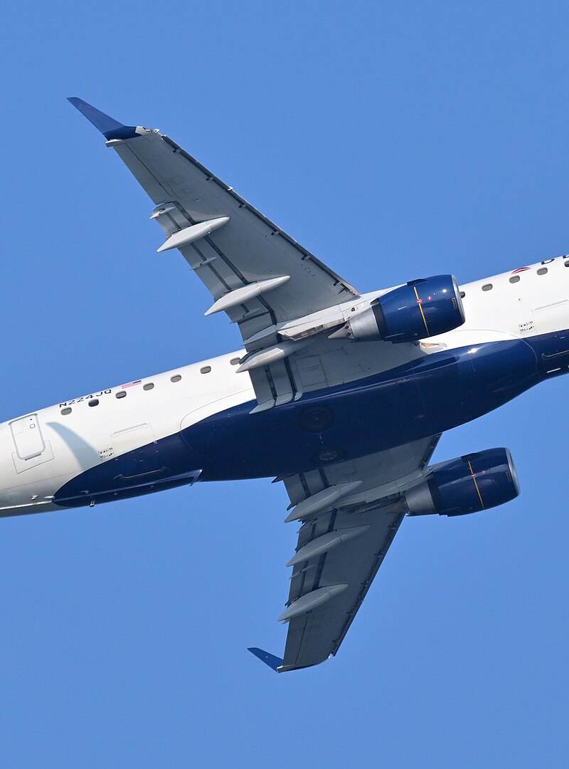 N224JQ - Twin-engine aircraft