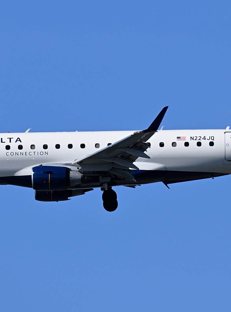 N224JQ - Twin-engine aircraft