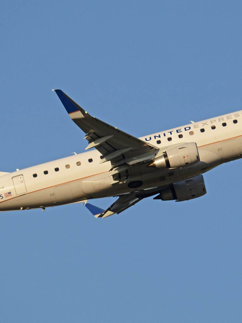 N88335 - Twin-engine aircraft