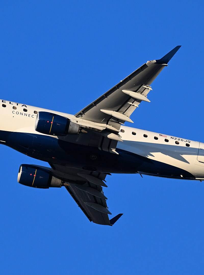 N226JQ - Twin-engine aircraft