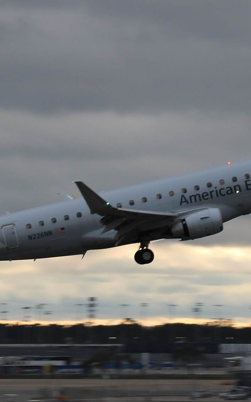 N226NN - Embraer