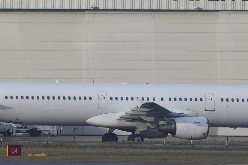 G-POWU - Twin-engine aircraft