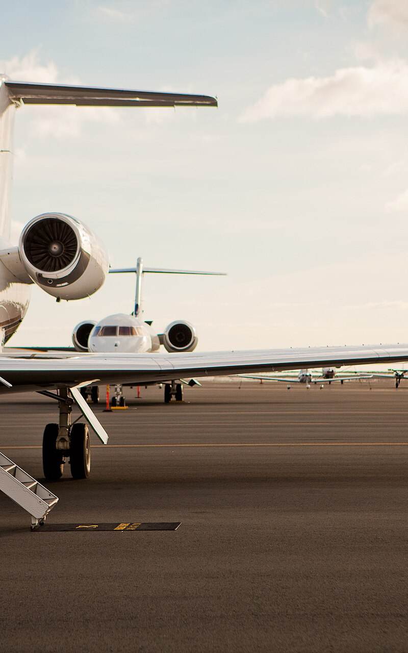 N227LA - Business jet