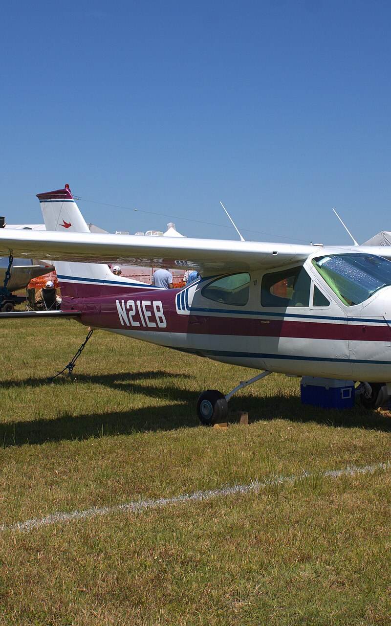 N21EB - Cessna