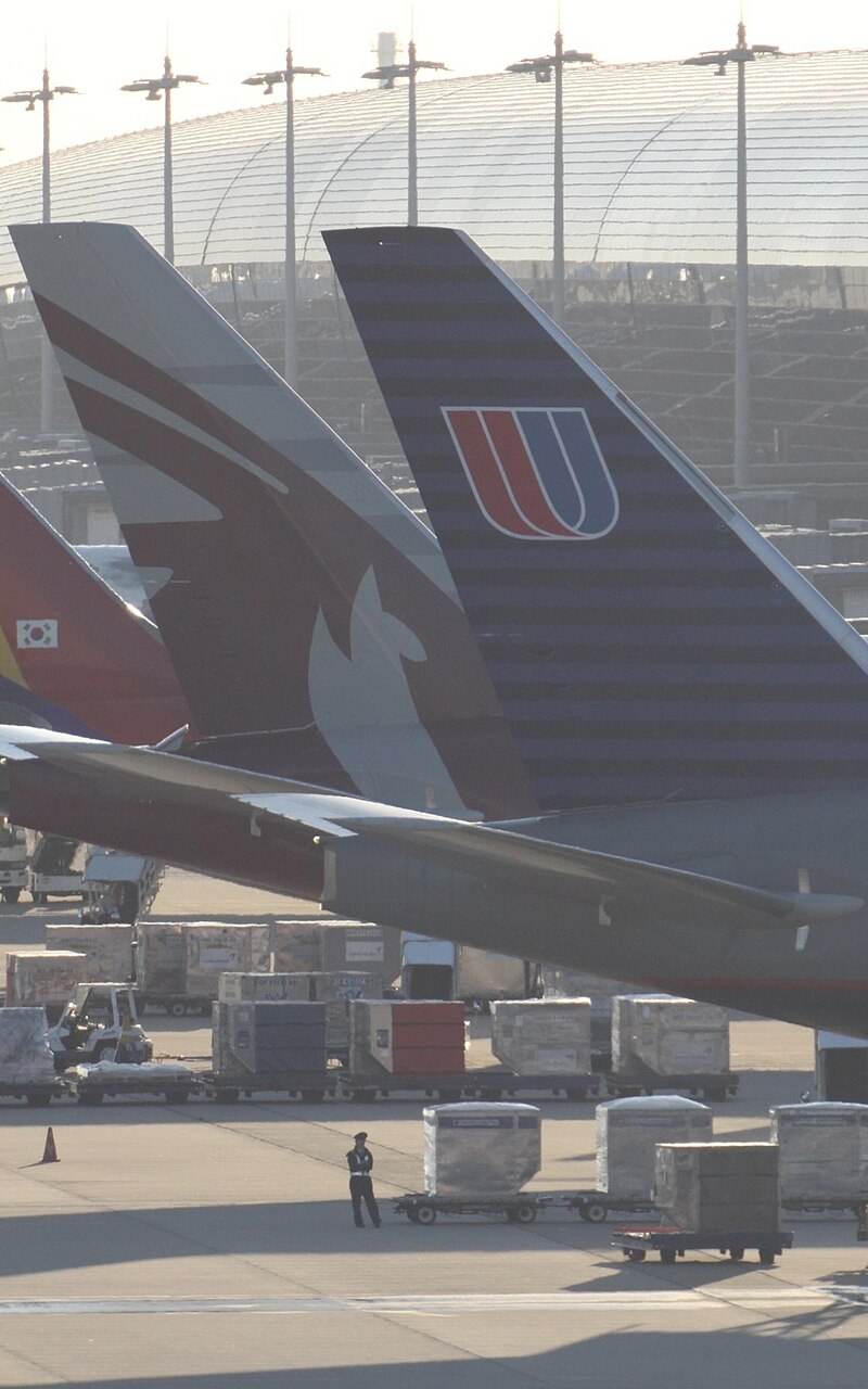 N227UA - Aircraft