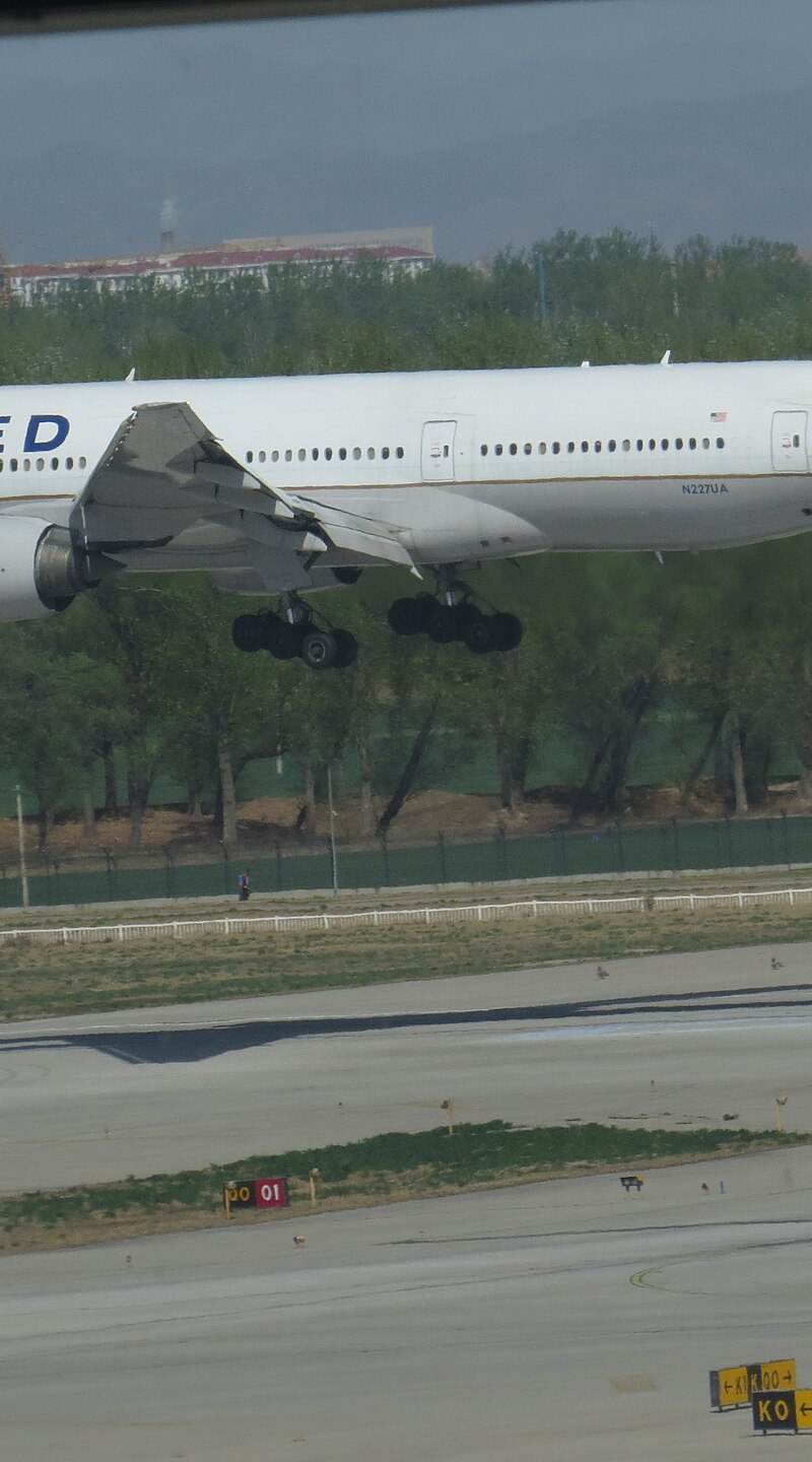 N227UA - Twin-engine aircraft