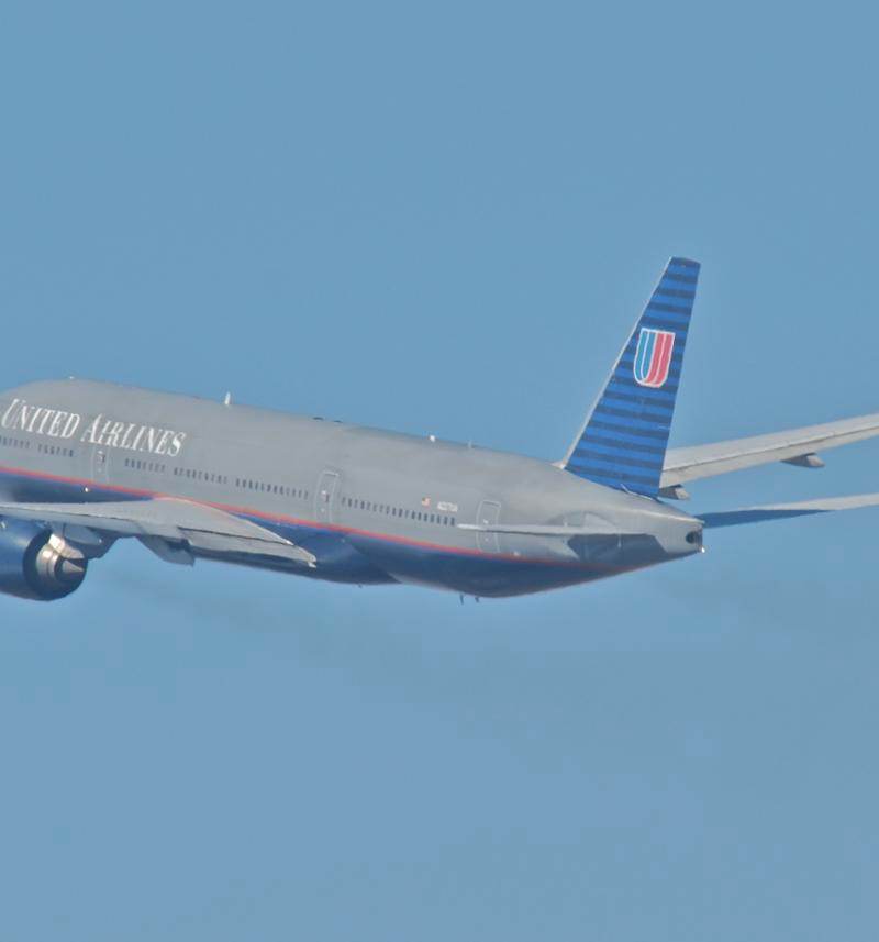 N227UA - Twin-engine aircraft