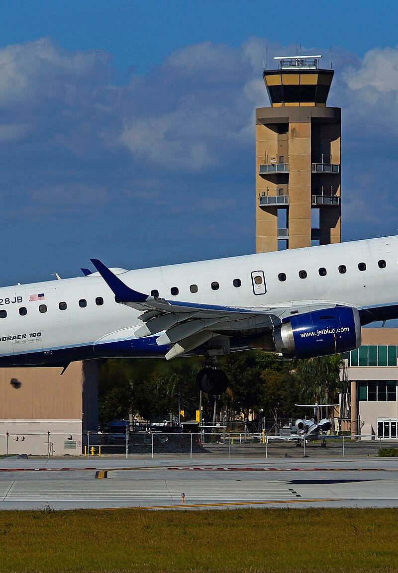 N228JB - Embraer