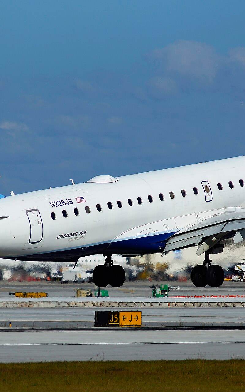 N228JB - Diamond