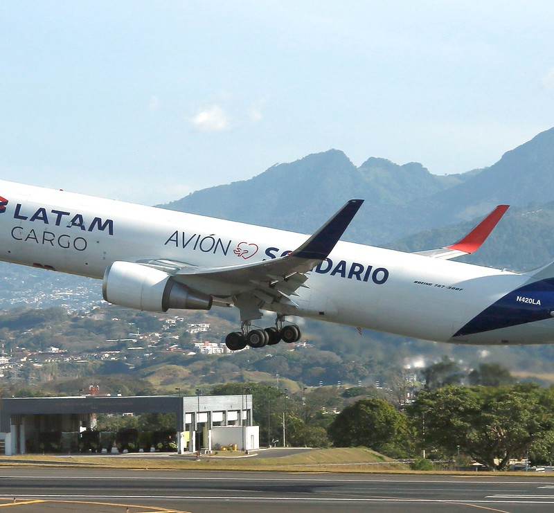 N420LA - Boeing