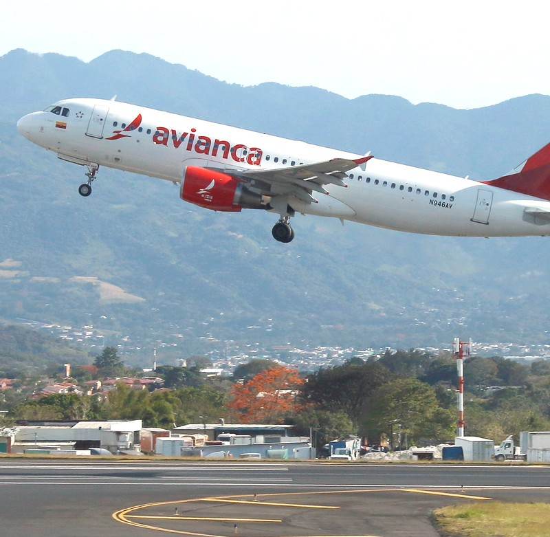 N946AV - Airbus