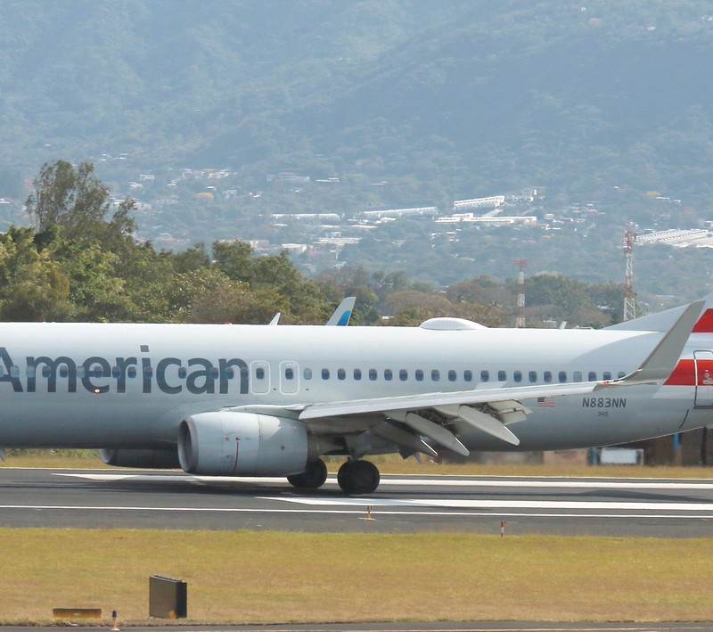 N883NN - Twin-engine aircraft