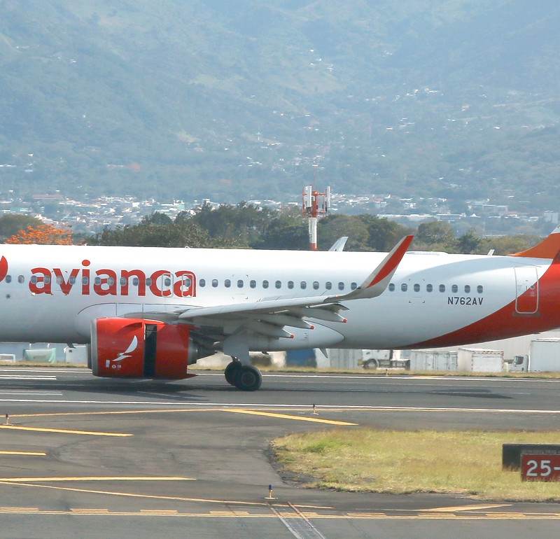 N762AV - Airbus
