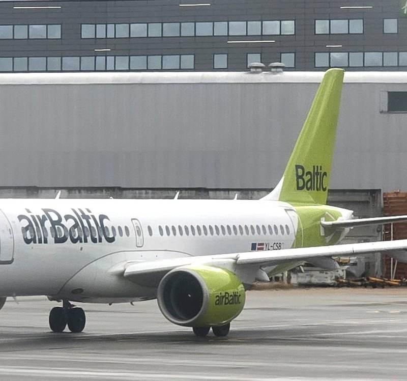 YL-CSB - Twin-engine aircraft