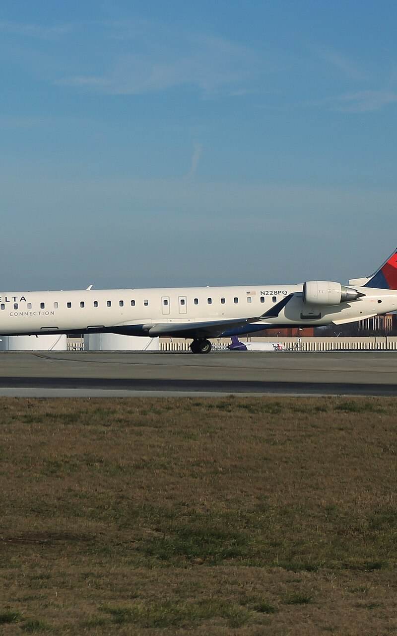 N228PQ - Bombardier