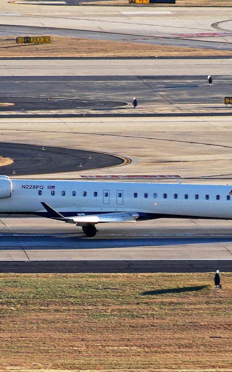 N228PQ - Bombardier