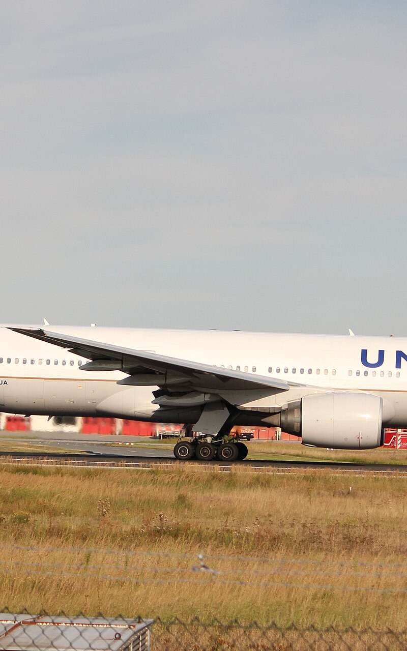 N228UA - Boeing