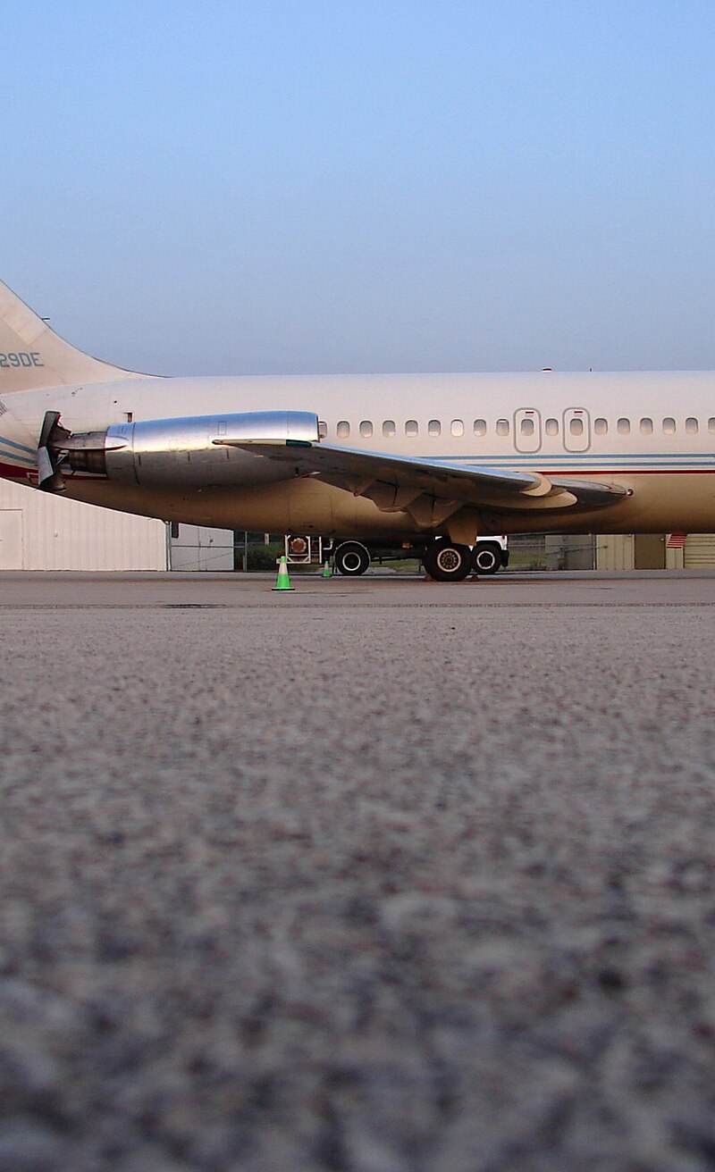 N229DE - Douglas